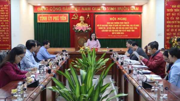 Hình ảnh cho bài viết Thường trực Tỉnh ủy tổ chức giao ban quý IV/2024 với lãnh đạo Ủy ban MTTQ Việt Nam tỉnh, các tổ chức chính trị - xã hội tỉnh, Hội Văn học nghệ thuật tỉnh, Liên hiệp các Hội Khoa học và Kỹ thuật tỉnh